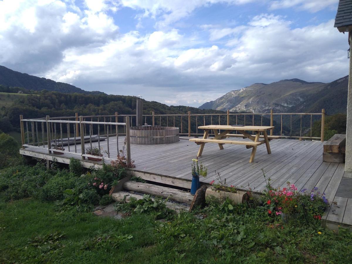 Le Panoramique Villa Campan Exterior photo