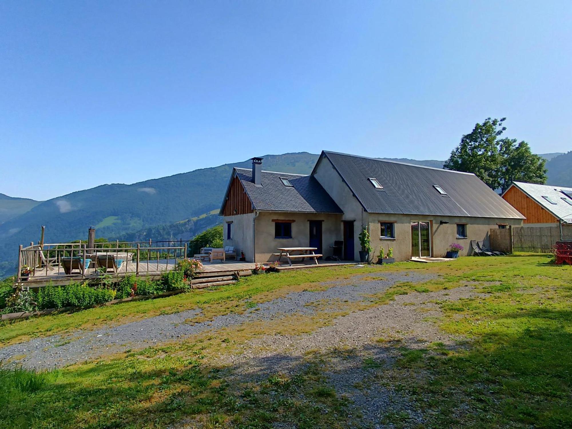 Le Panoramique Villa Campan Exterior photo